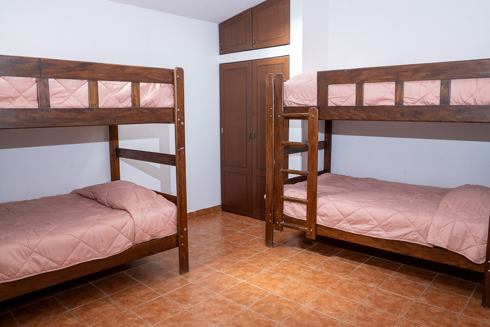 Dormitorio con camarotes bungalow Girasoles Santa Eulalia